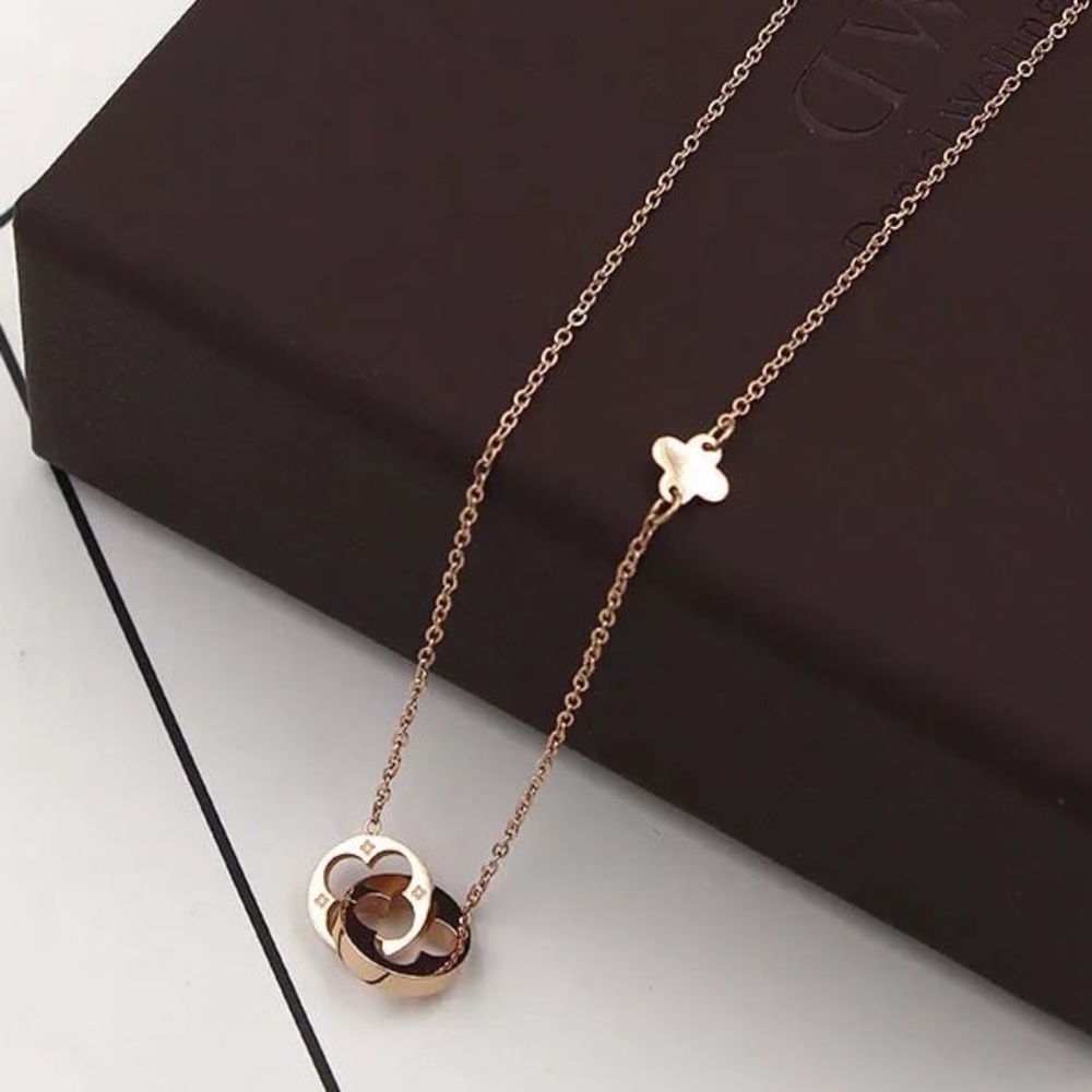 ❤️ Beautiful Double Clover pendant necklace